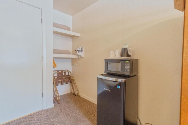 Mariposa Lodge image 11